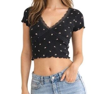 H&M Black Ribbed Floral Lace-Trim V-Neck Crop Top